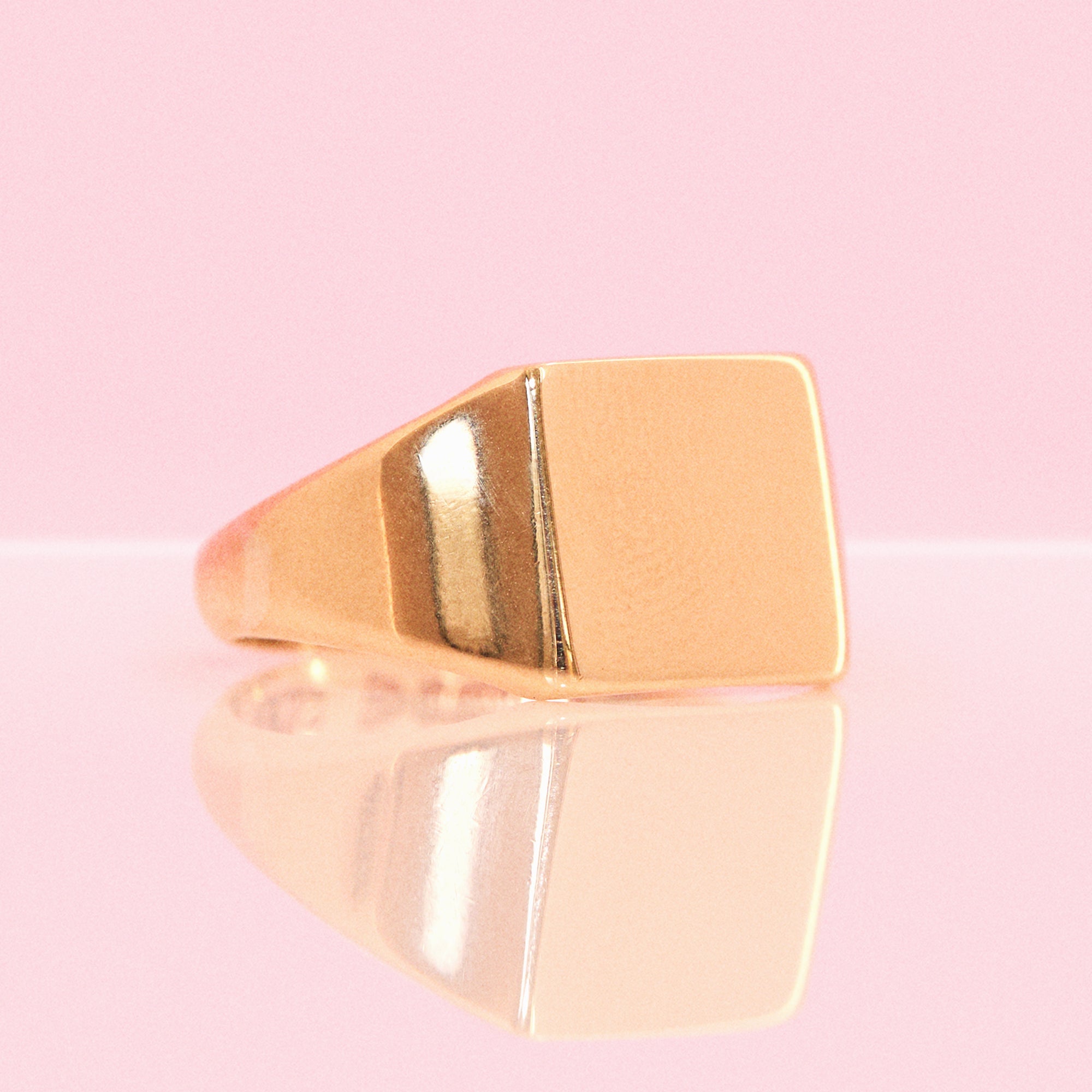 9ct gold square vintage signet ring from 1947
