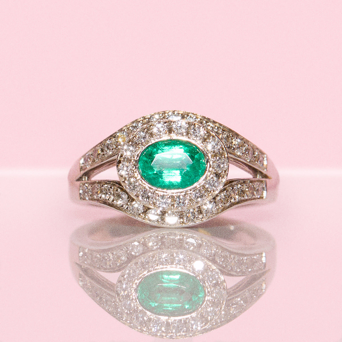 Vintage 18ct white gold emerald and diamond ring