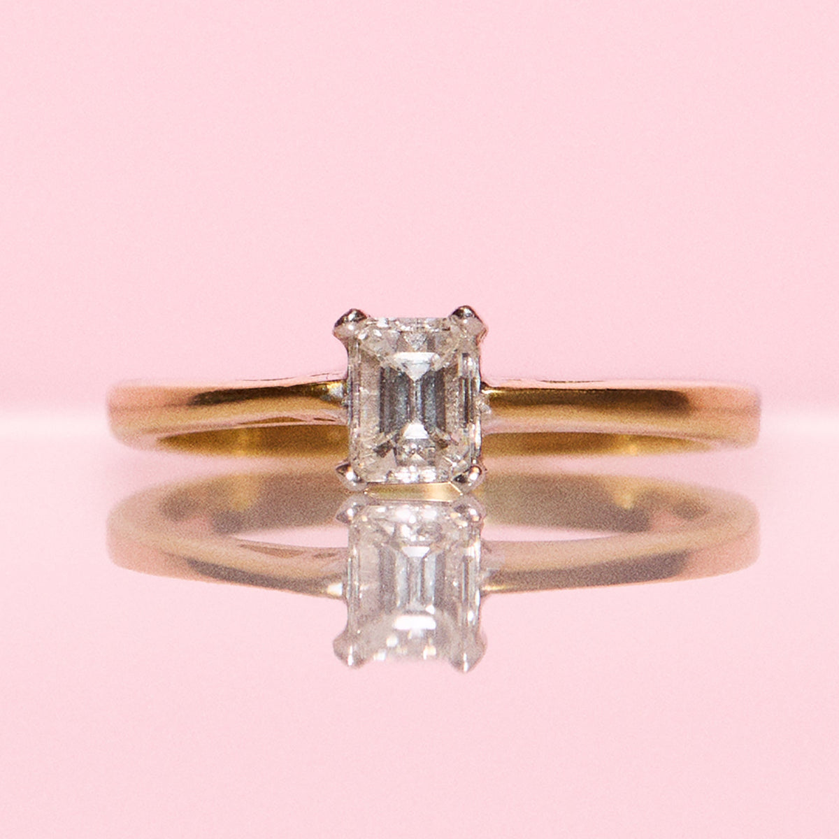 Vintage 18ct gold 0.25ct emerald cut diamond ring