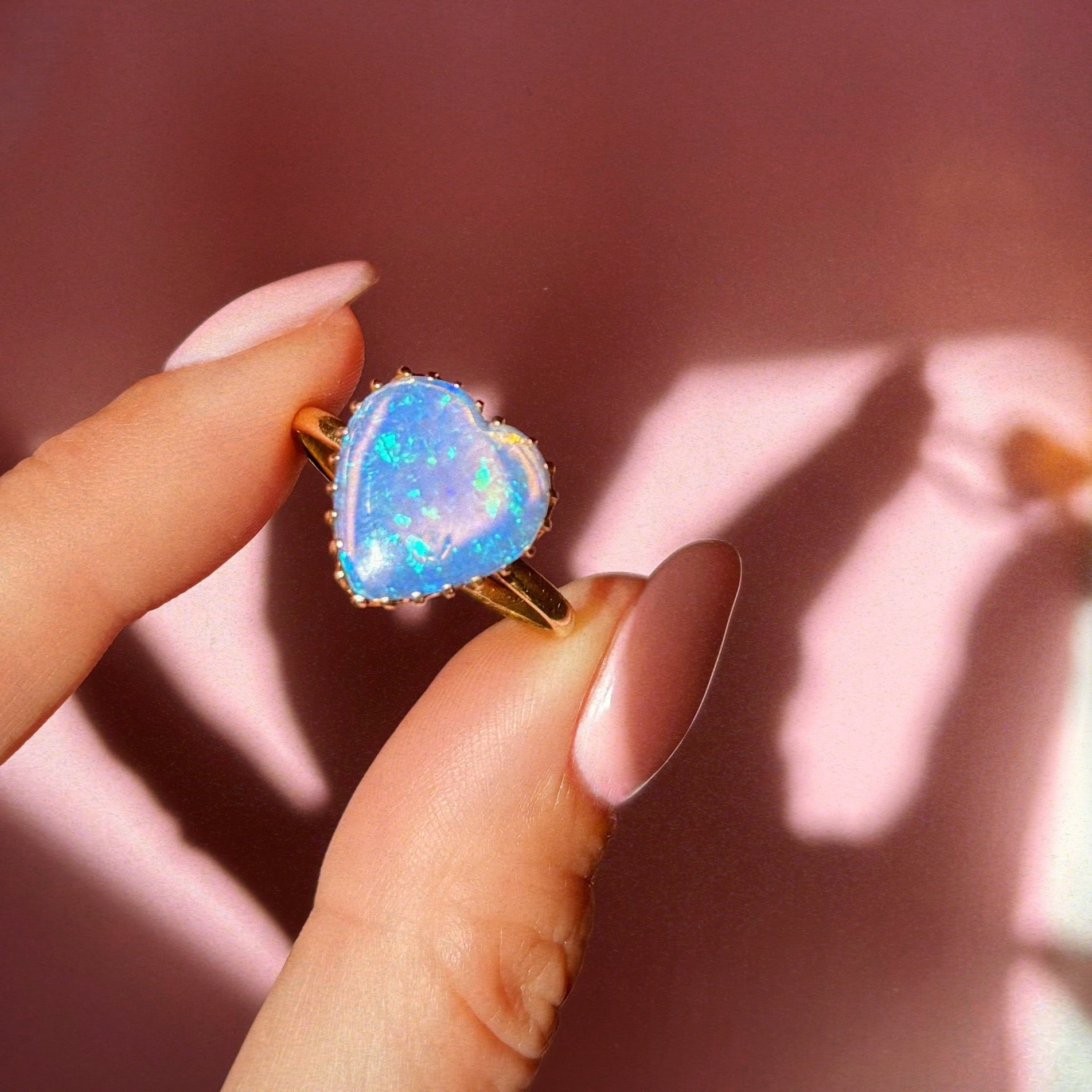 18ct gold heart shaped opal ring