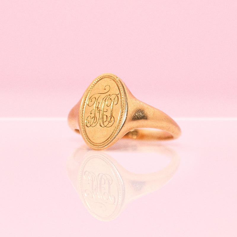 18ct gold engraved signet ring