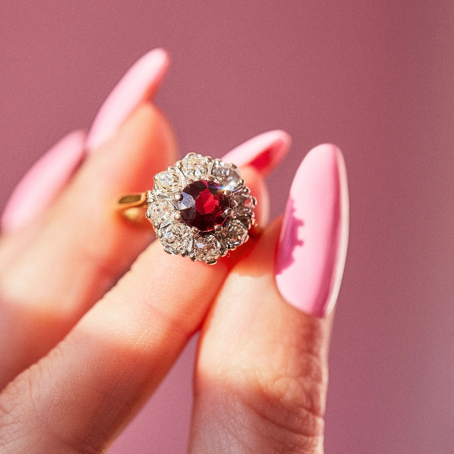 18ct gold garnet and diamond cluster ring