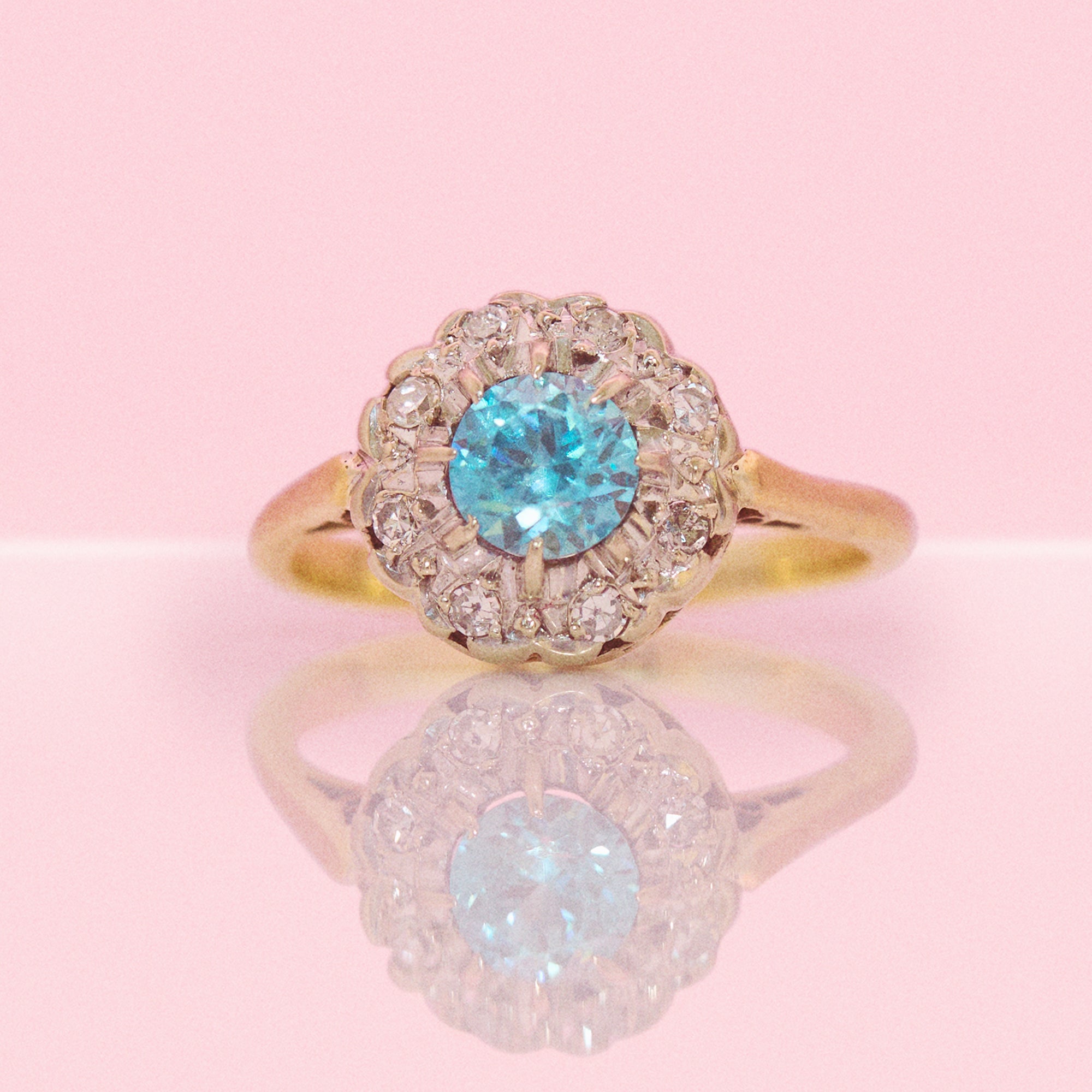 18ct gold zircon and diamond cluster ring