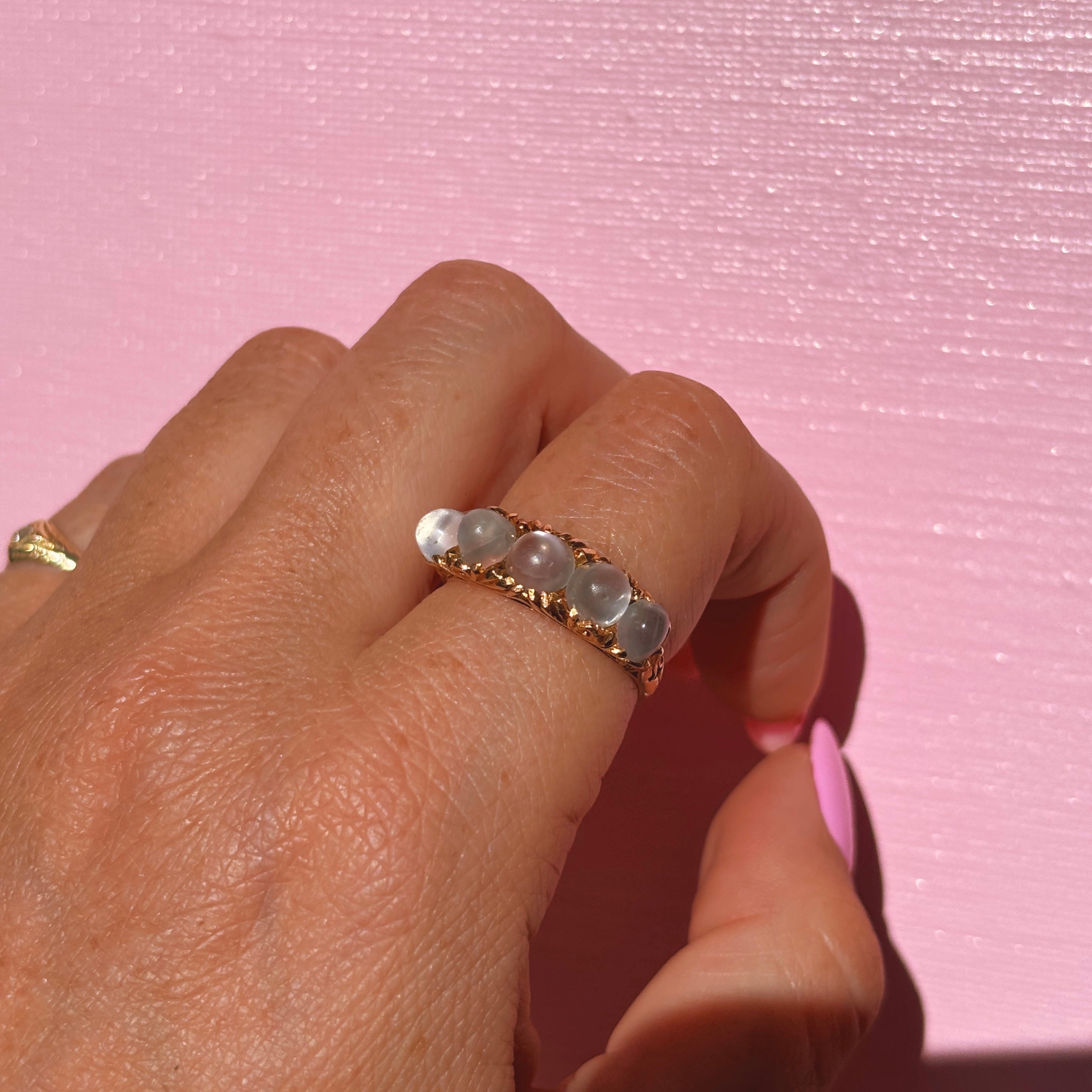 18ct gold Victorian moonstone five stone ring