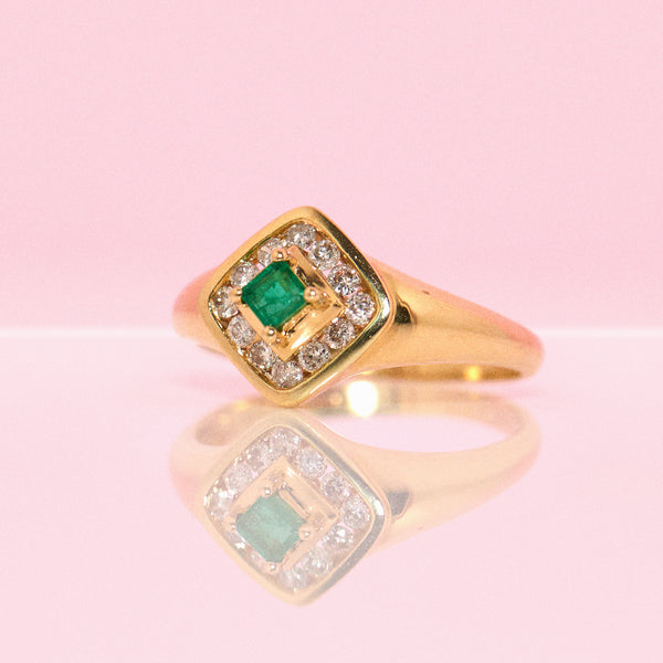 18ct gold emerald and diamond geometric ring