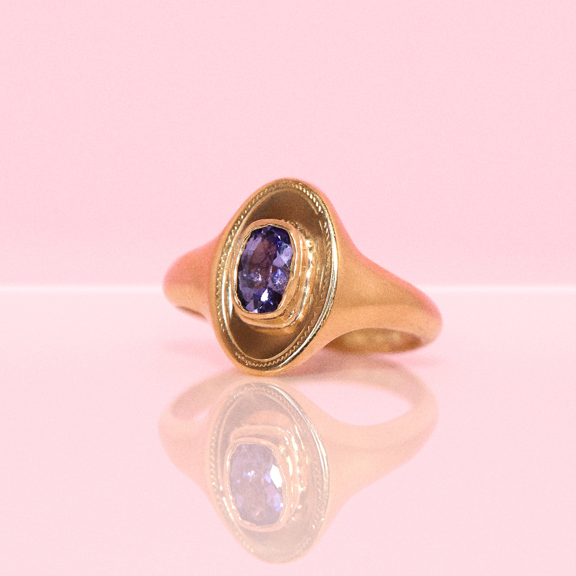 18ct gold tanzanite oval signet ring