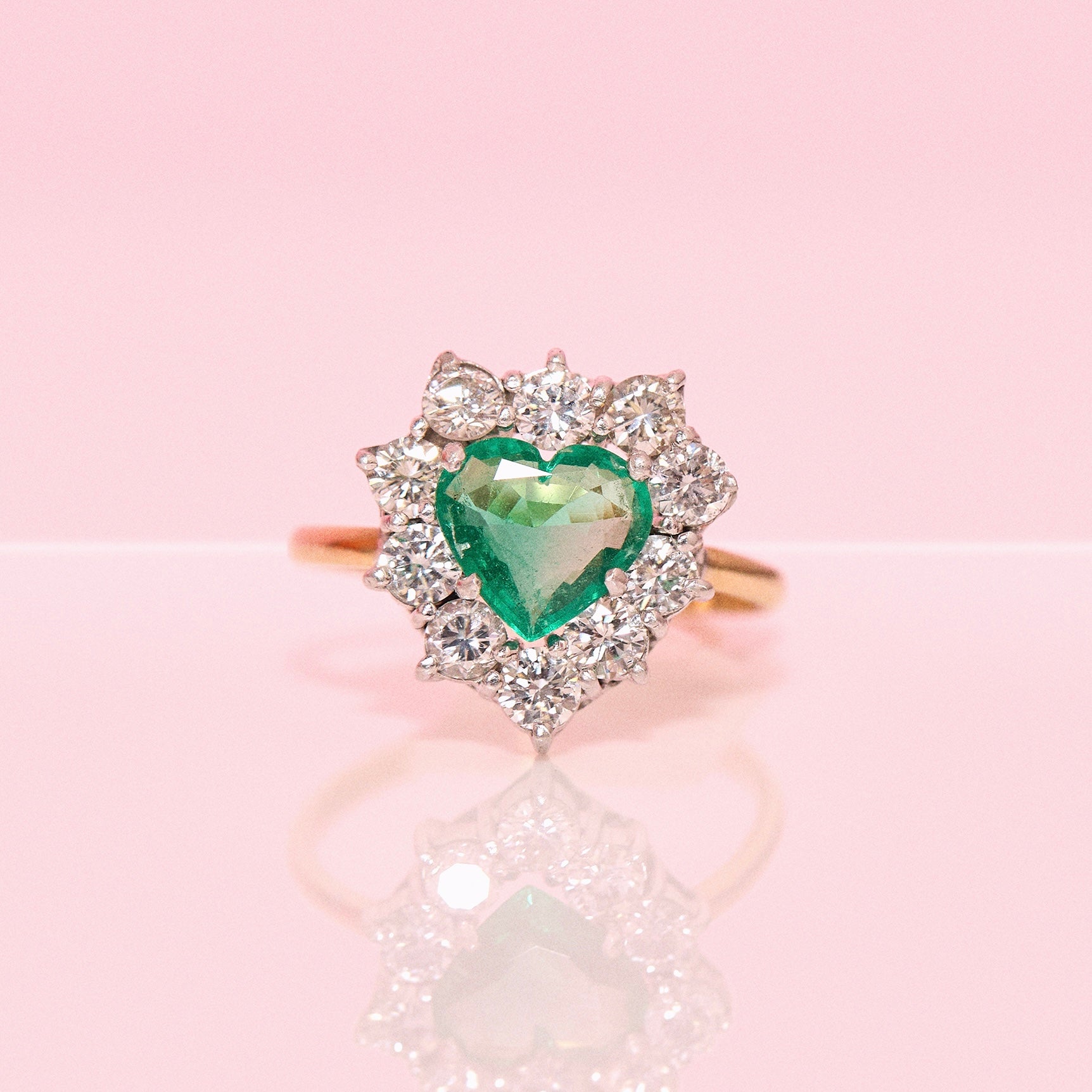 18ct gold 1.05ct heart-shaped emerald and diamond ring