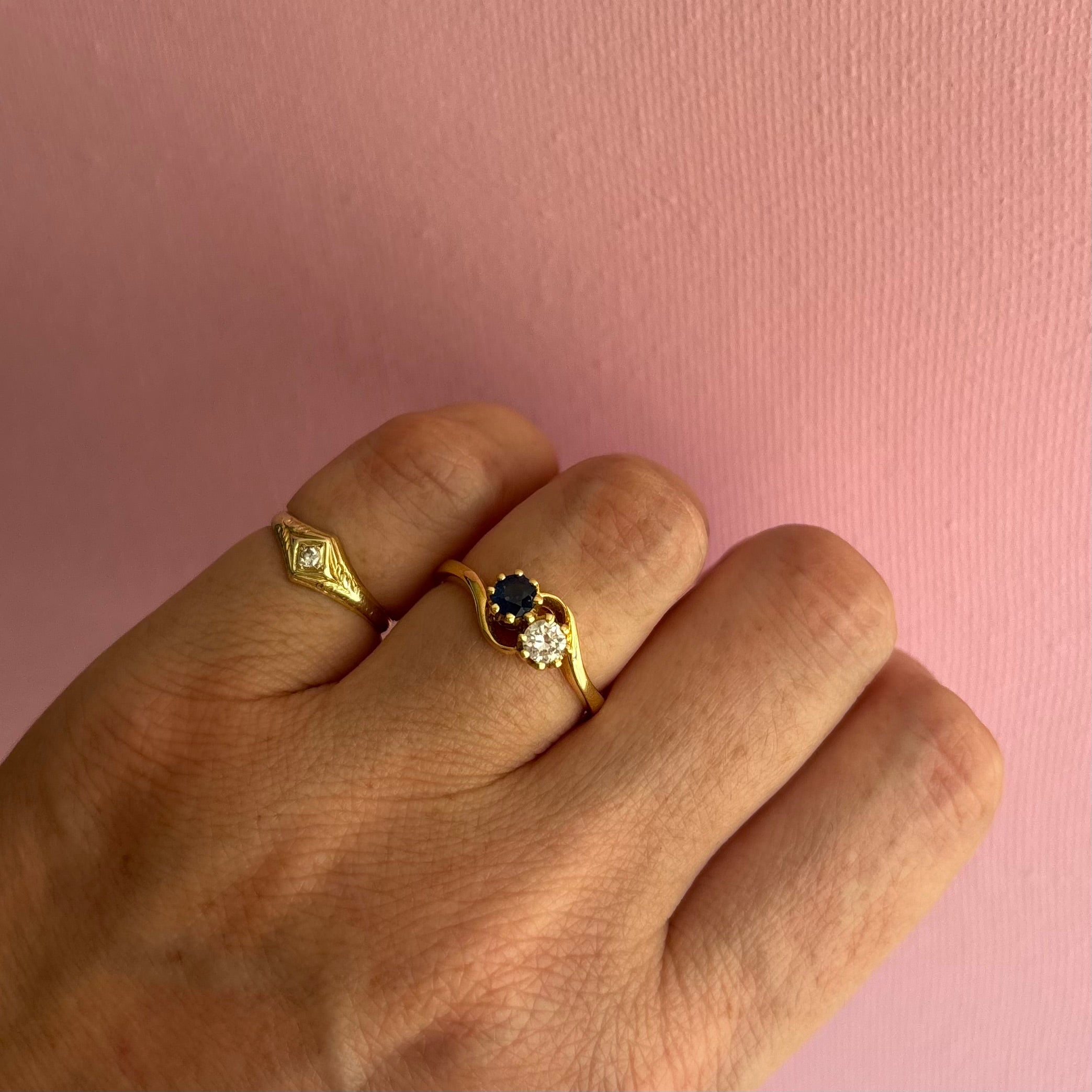 18ct gold Diamond and Sapphire cross over ring