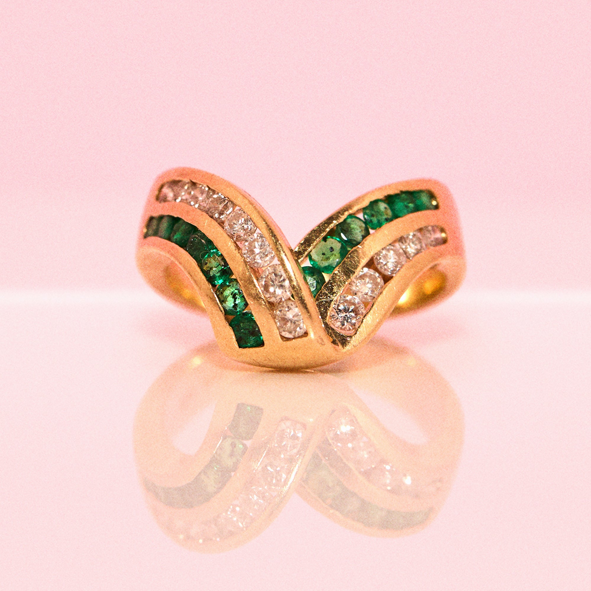 14ct gold emerald and diamond wishbone ring