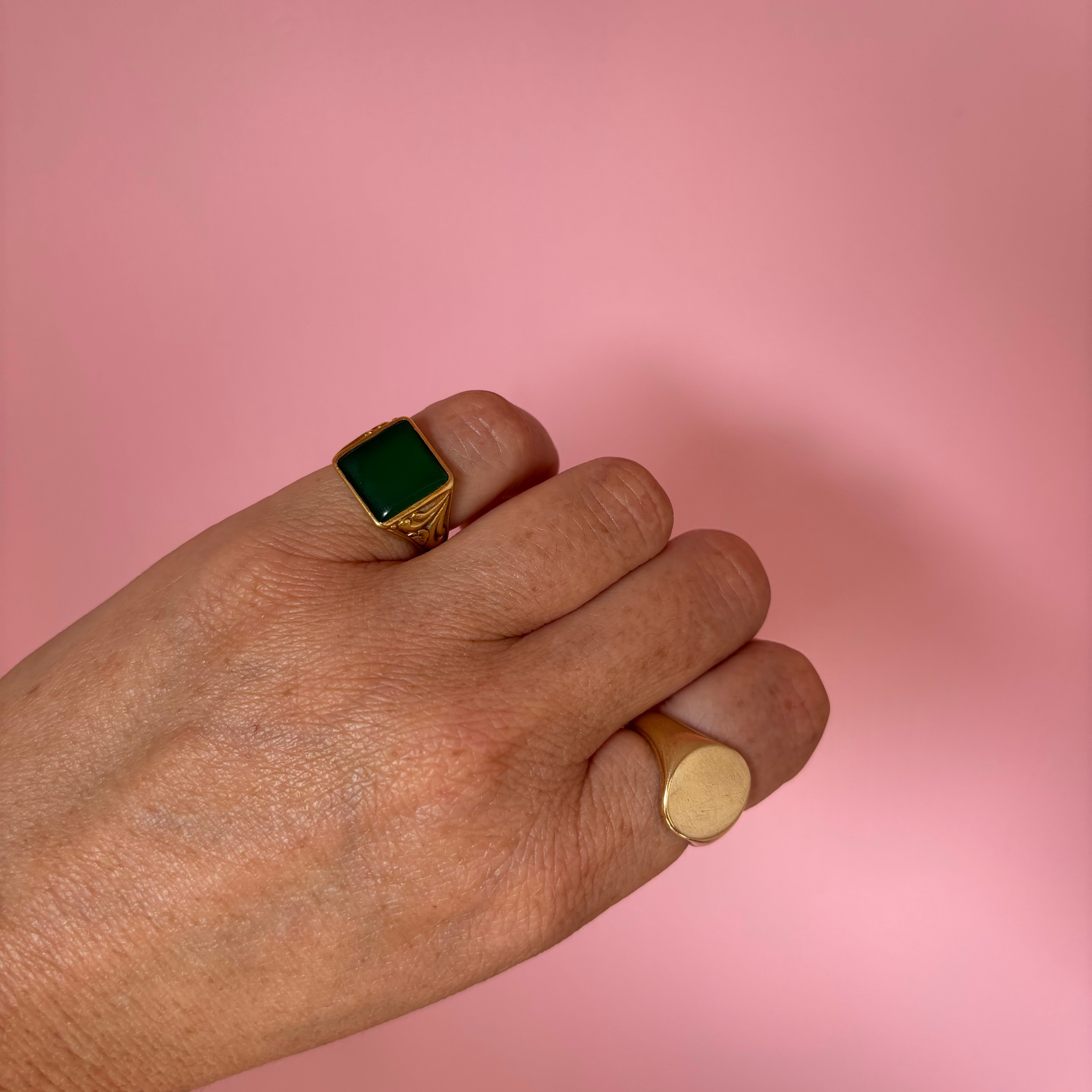 18ct gold green Agate signet French ring