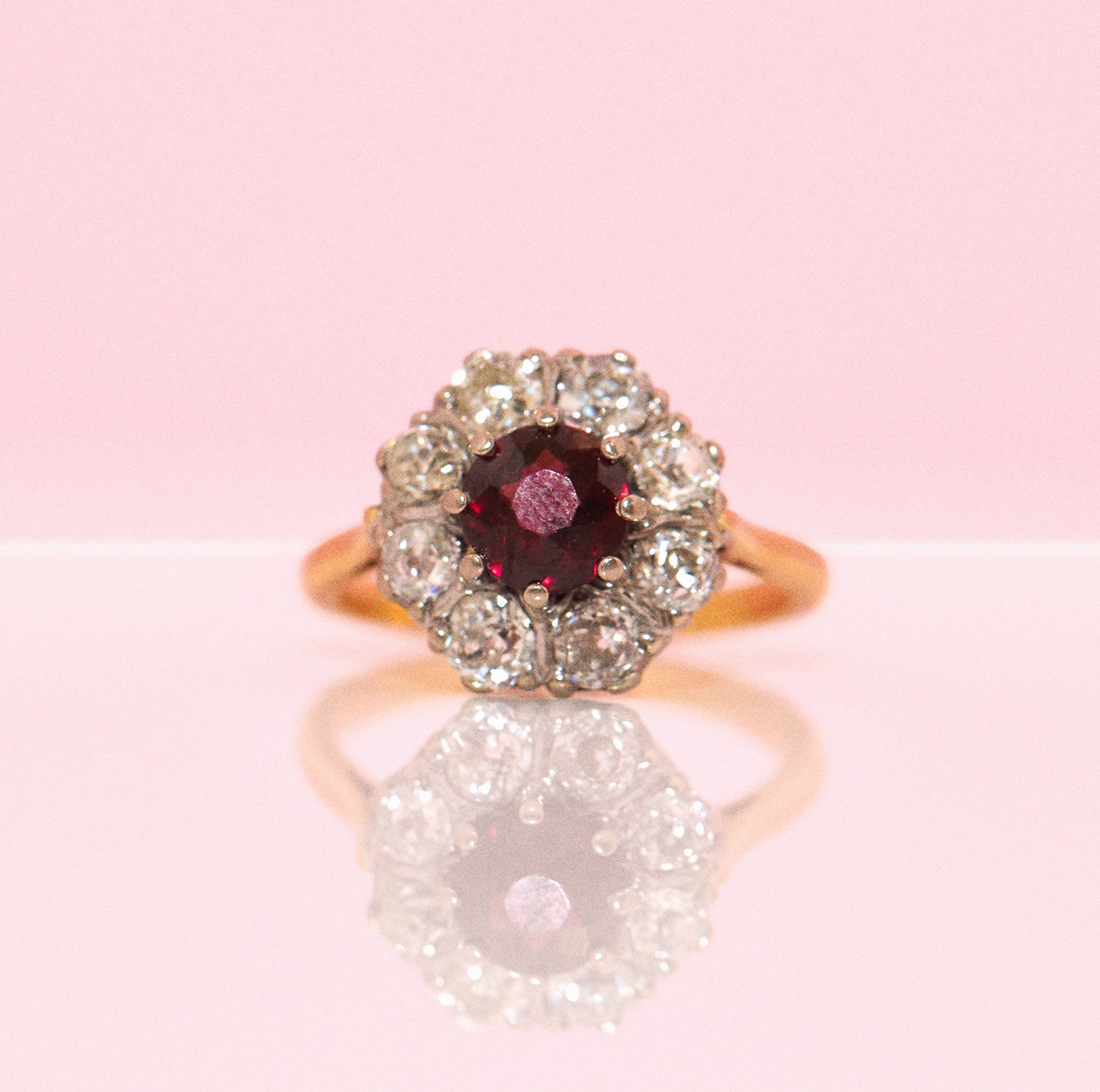 18ct gold garnet and diamond cluster ring