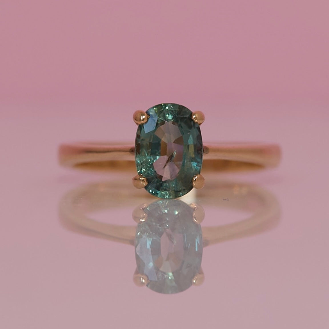 14ct gold green garnet single stone ring