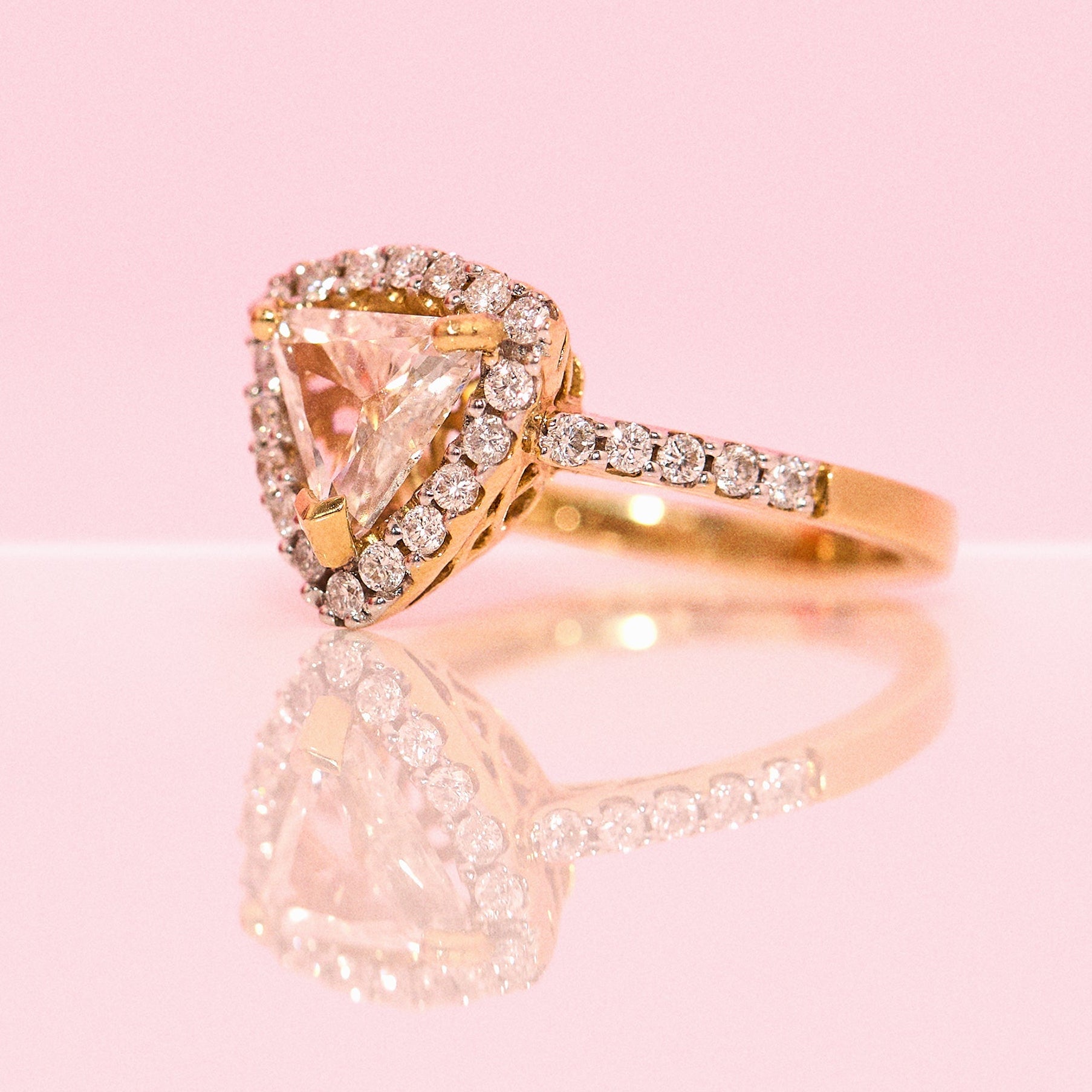 18ct gold 0.90ct trillion diamond ring