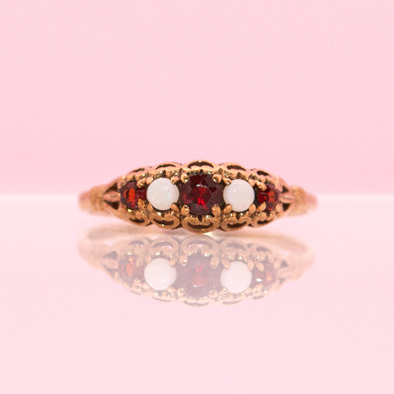 9ct gold garnet and opal ring