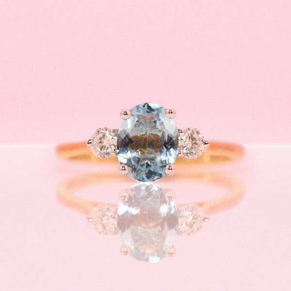 18ct gold aquamarine and diamond three stone ring