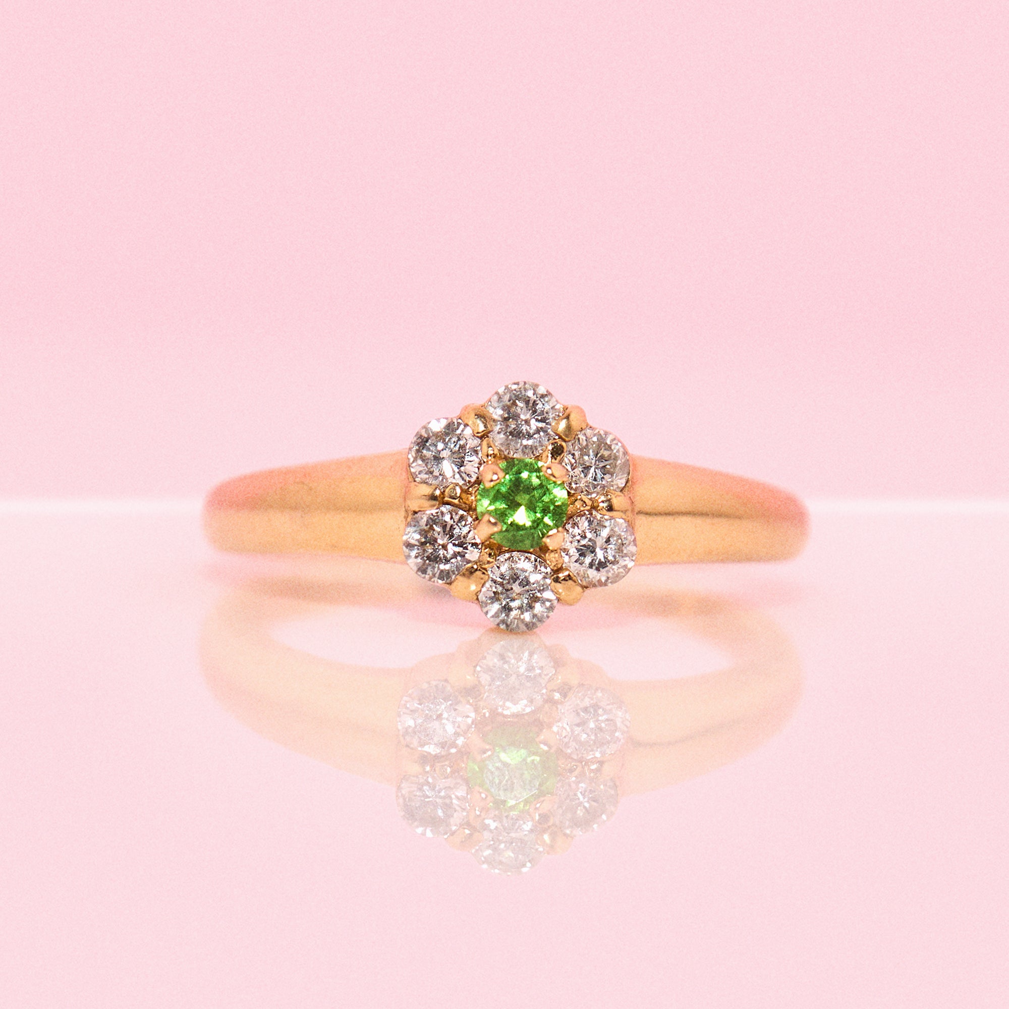 18ct gold green garnet and diamond cluster ring