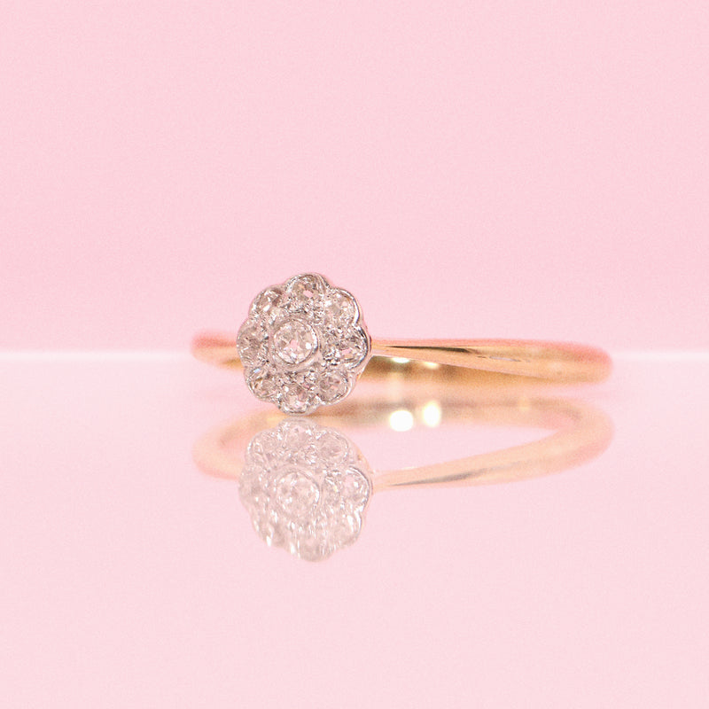 18ct gold diamond flower ring