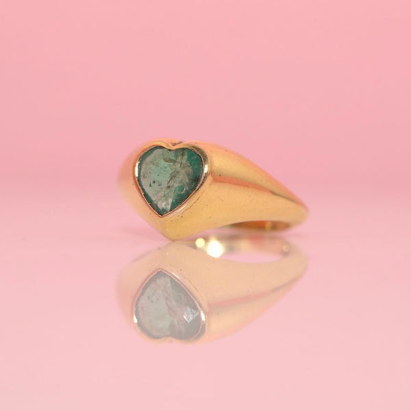 14ct gold 1.25ct emerald heart shaped signet ring