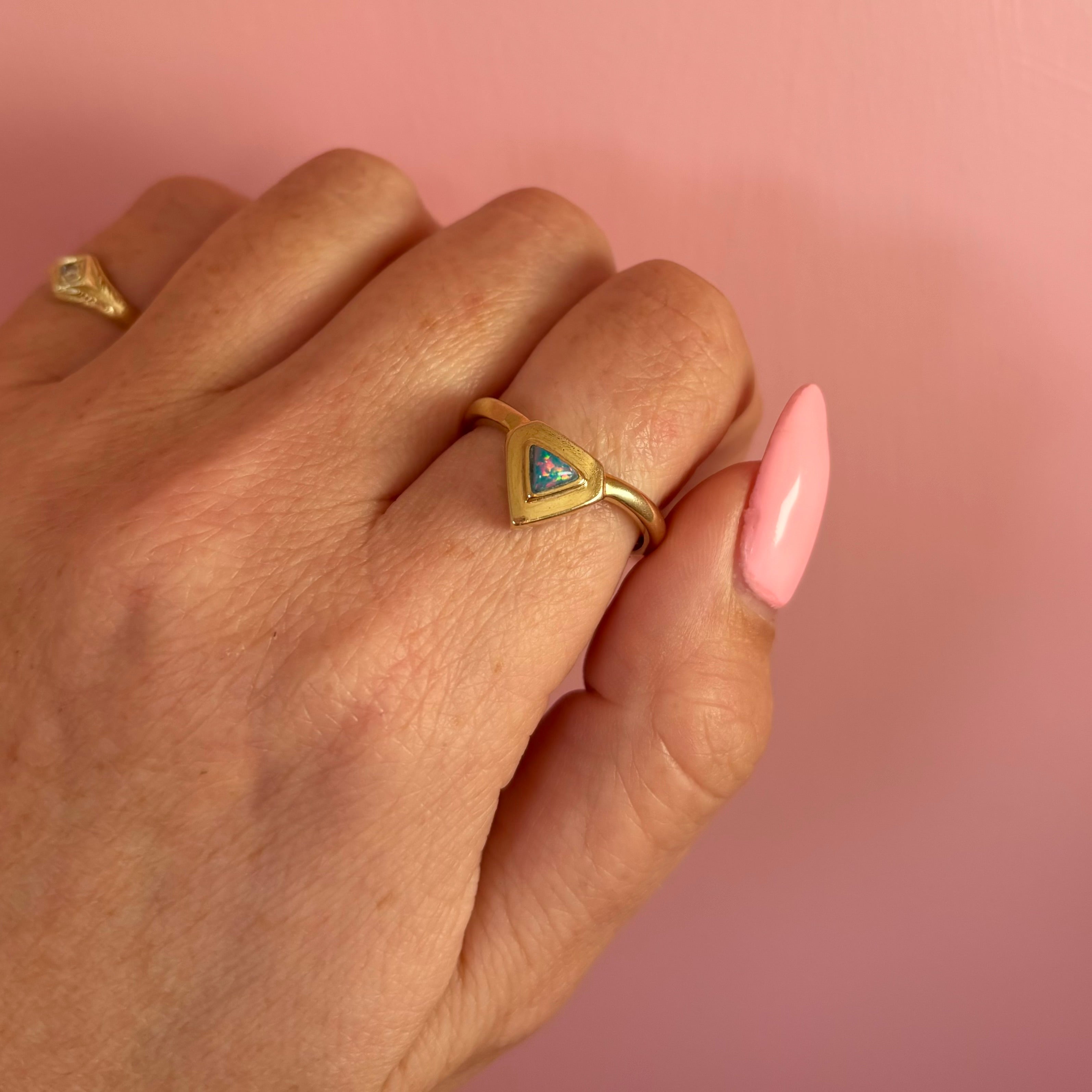 14ct gold opal ring