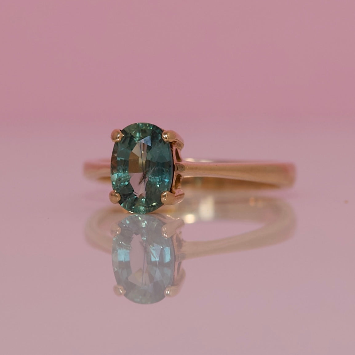 14ct gold green garnet single stone ring