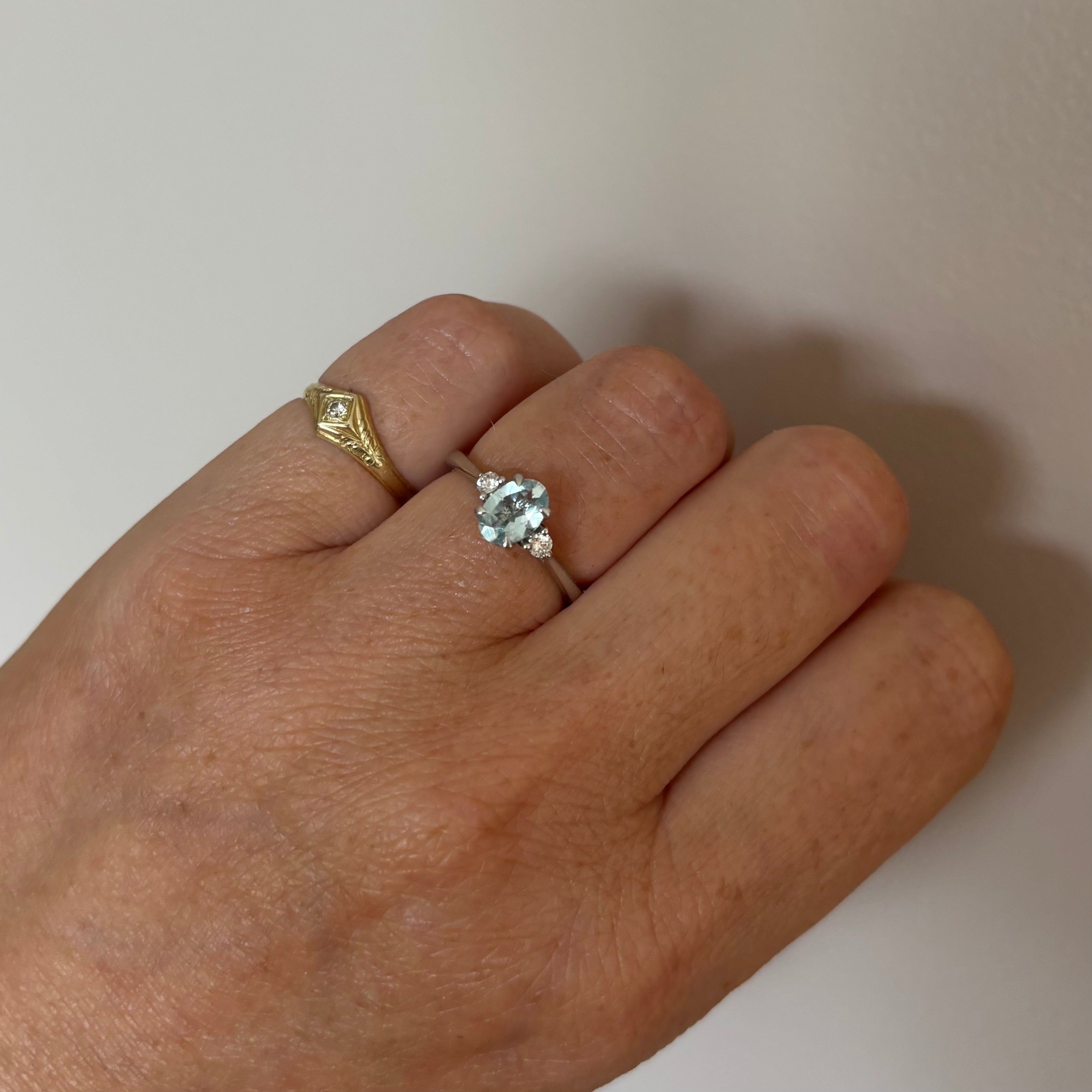 9ct white gold 0.72ct aquamarine and 0.10ct diamond ring