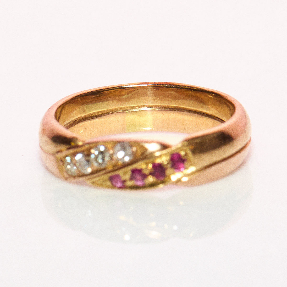 Vintage 18ct gold 0.08ct ruby and 0.04ct diamond pinky ring