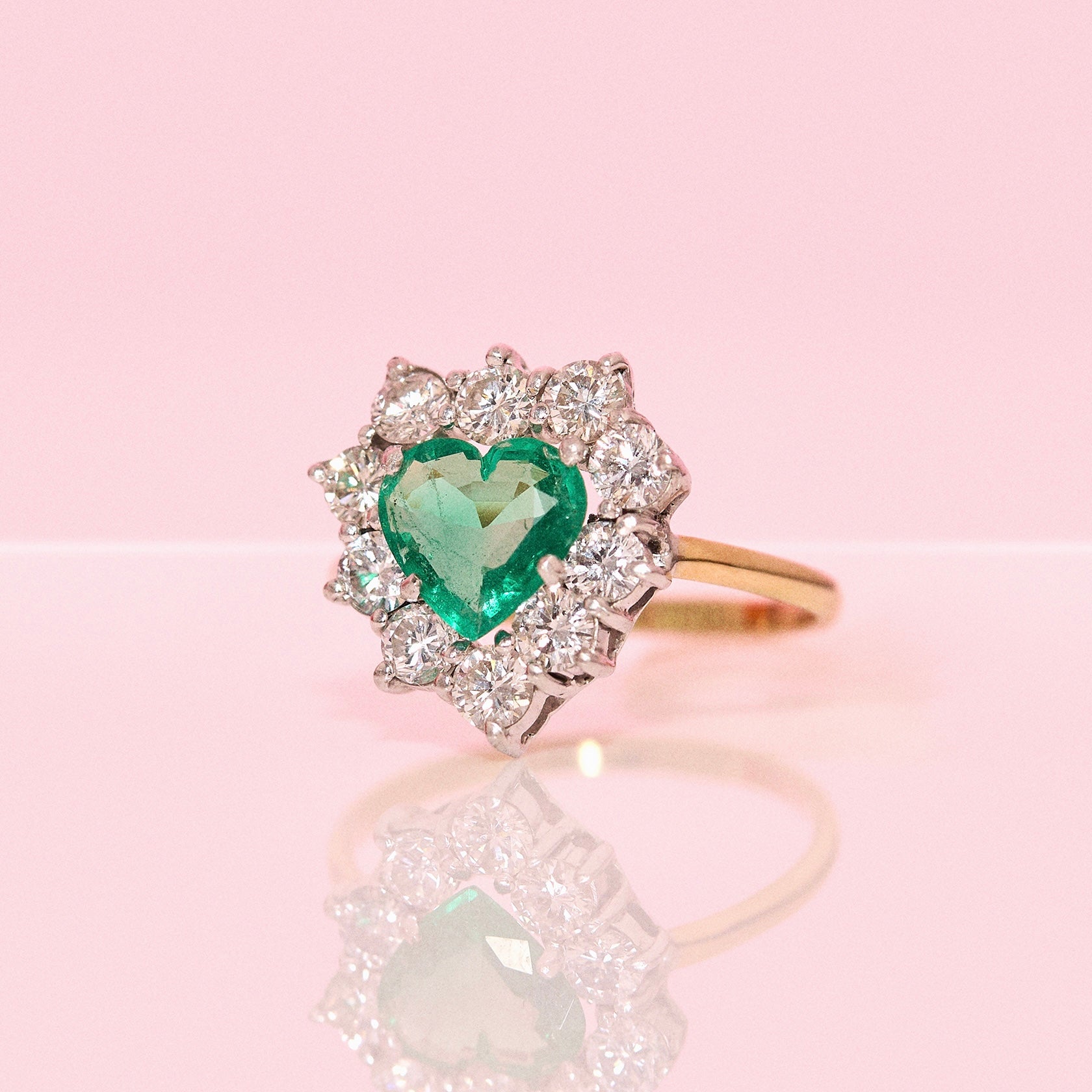 18ct gold 1.05ct heart-shaped emerald and diamond ring