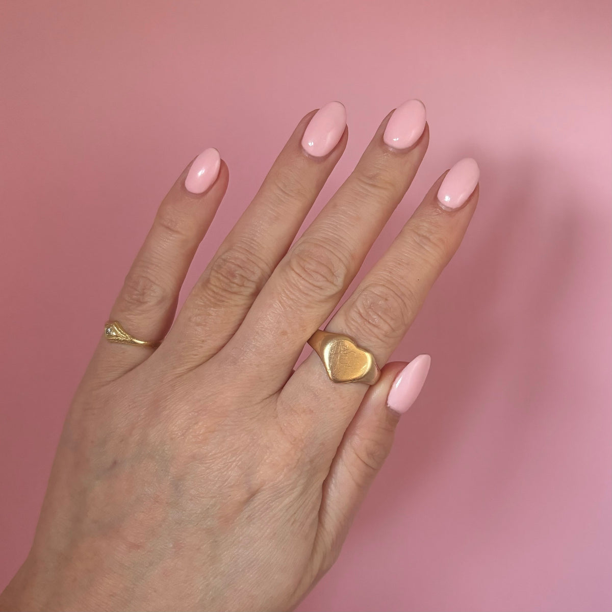 9ct gold heart shaped signet ring