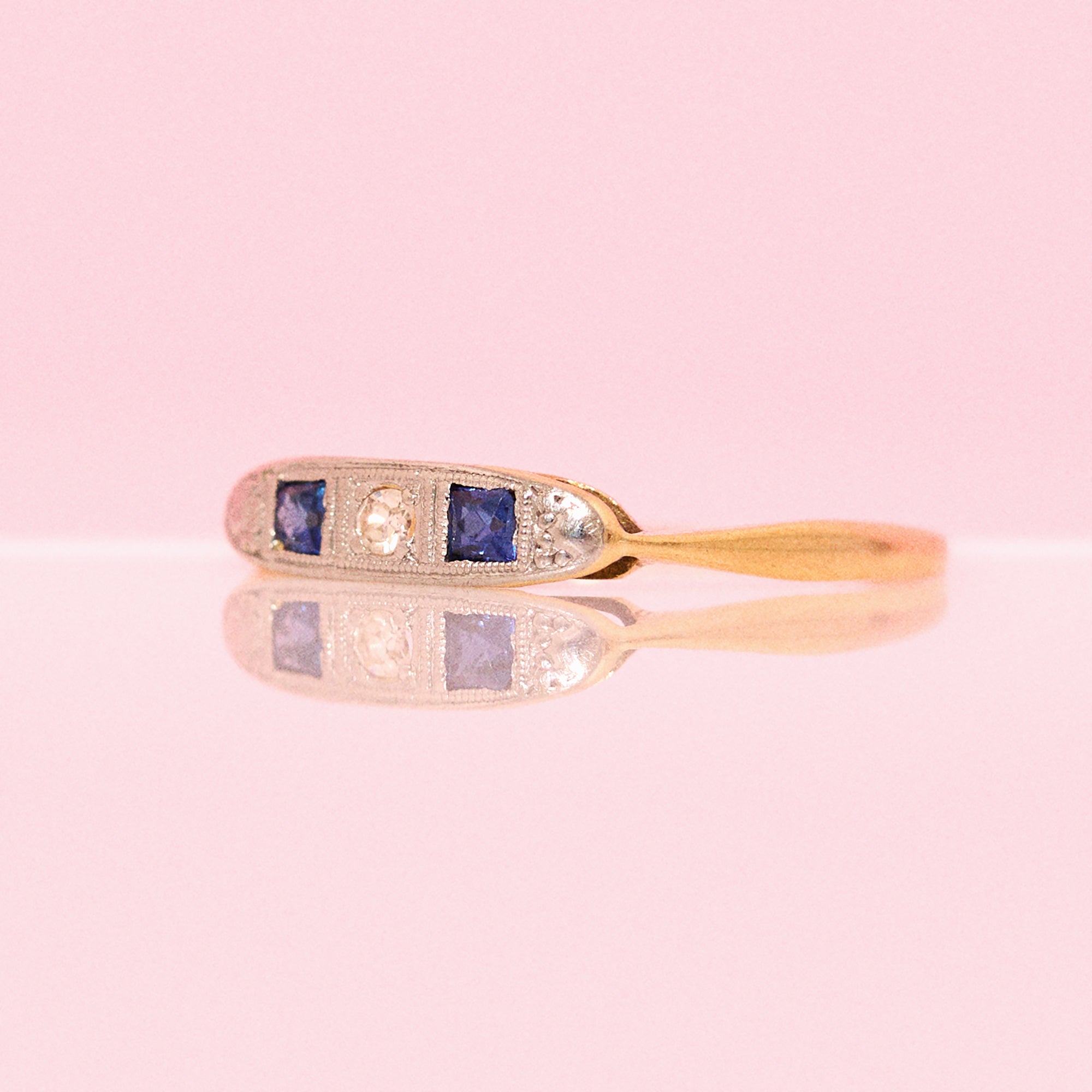 18ct gold sapphire and diamond ring