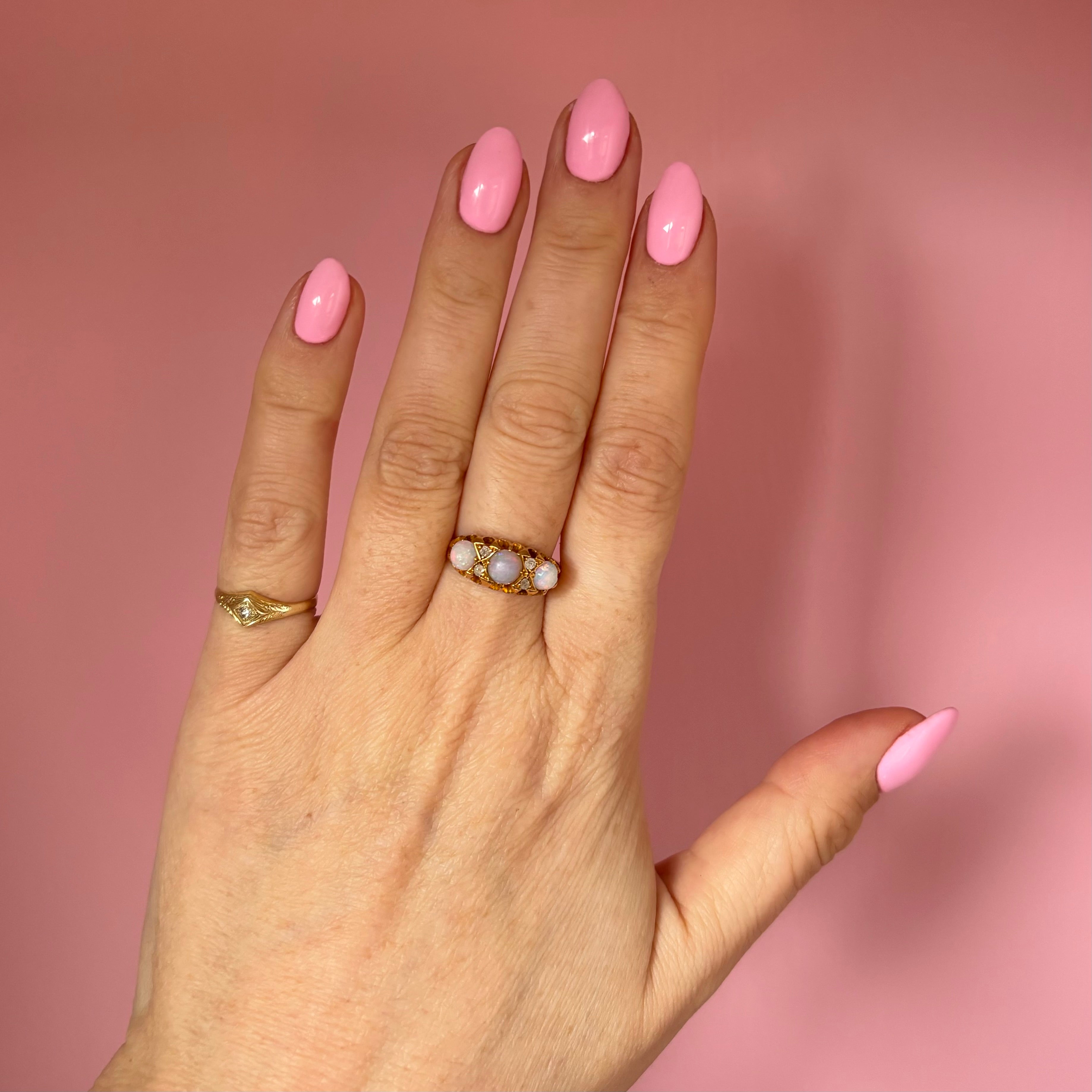 18ct gold opal and diamond ring