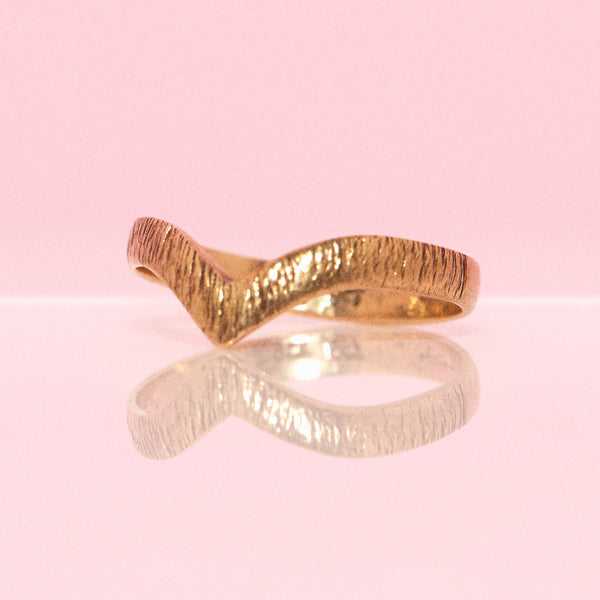 9ct gold wishbone ring