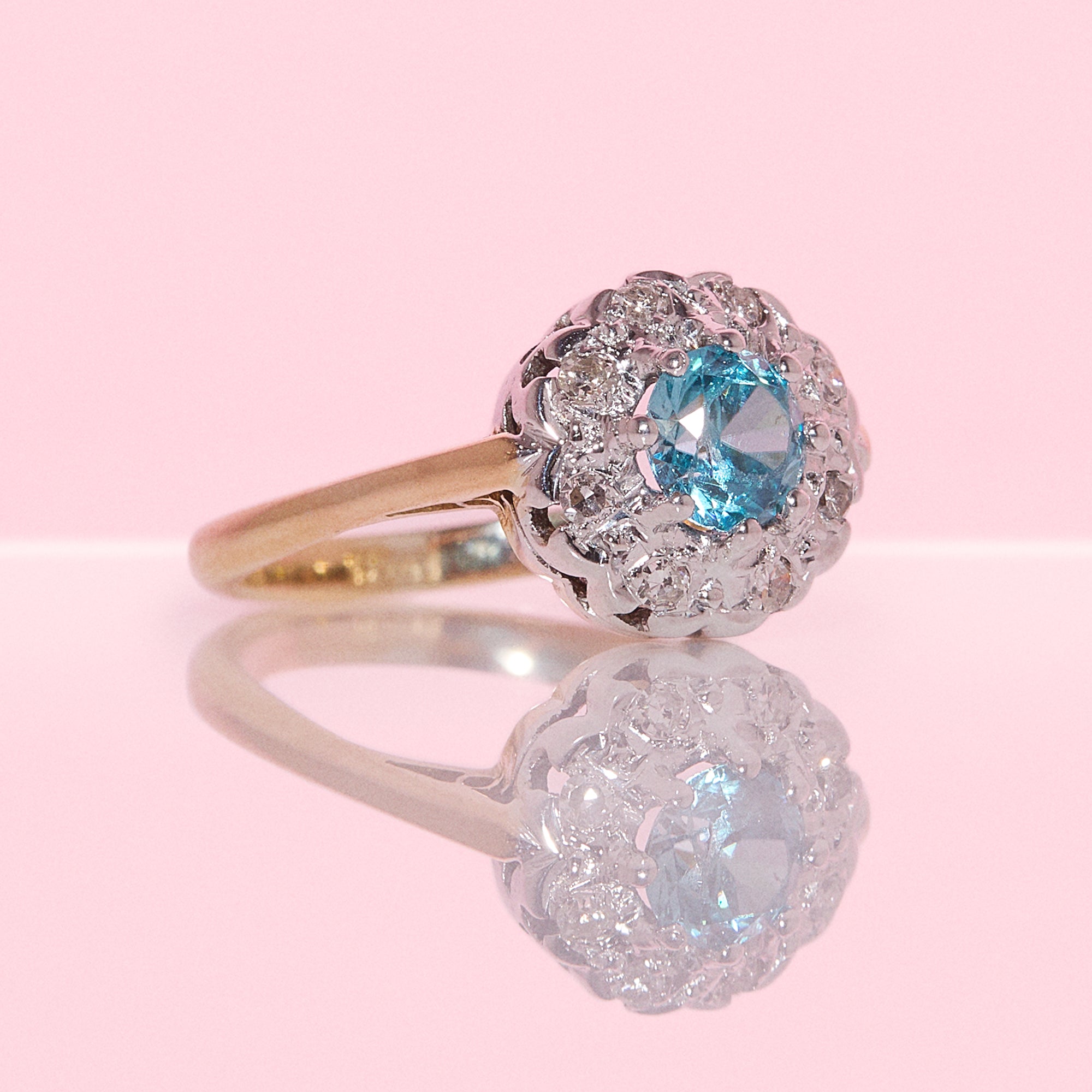 18ct gold zircon and diamond cluster ring