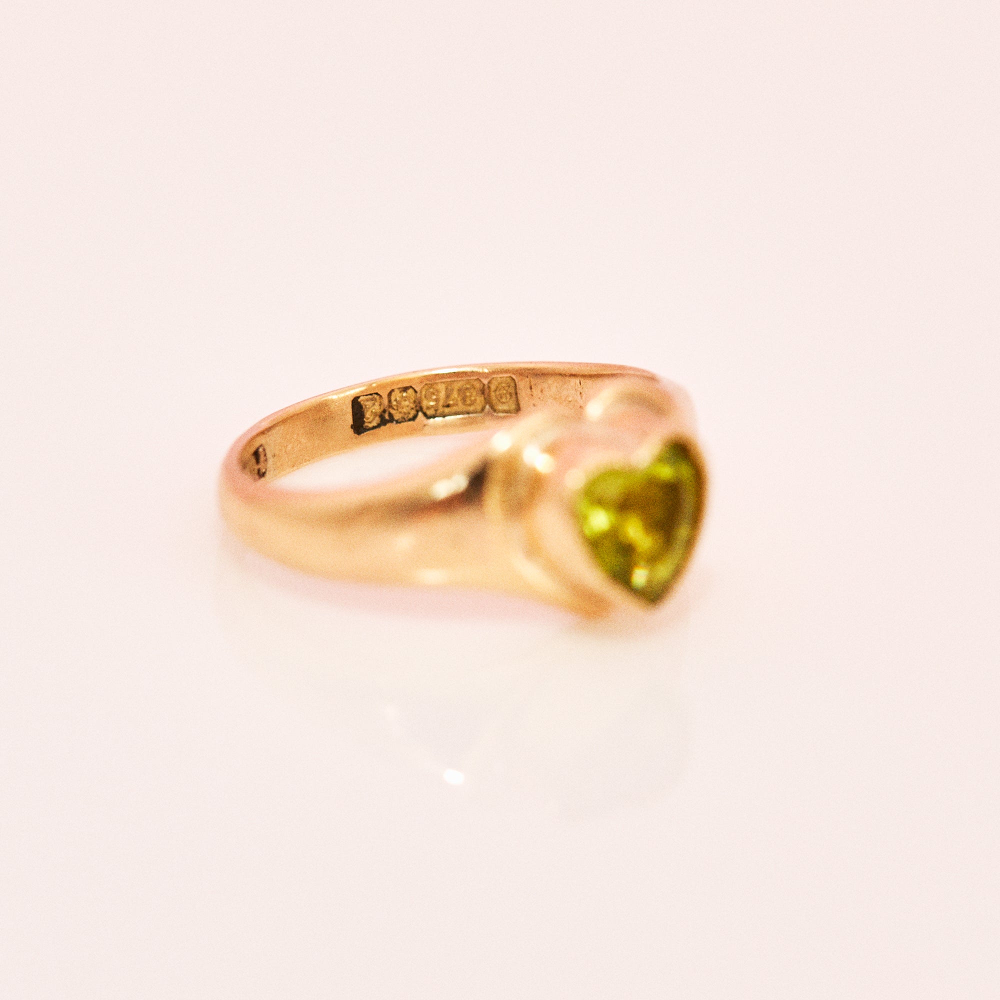 9ct gold heart-shaped peridot vintage signet ring (made to order)