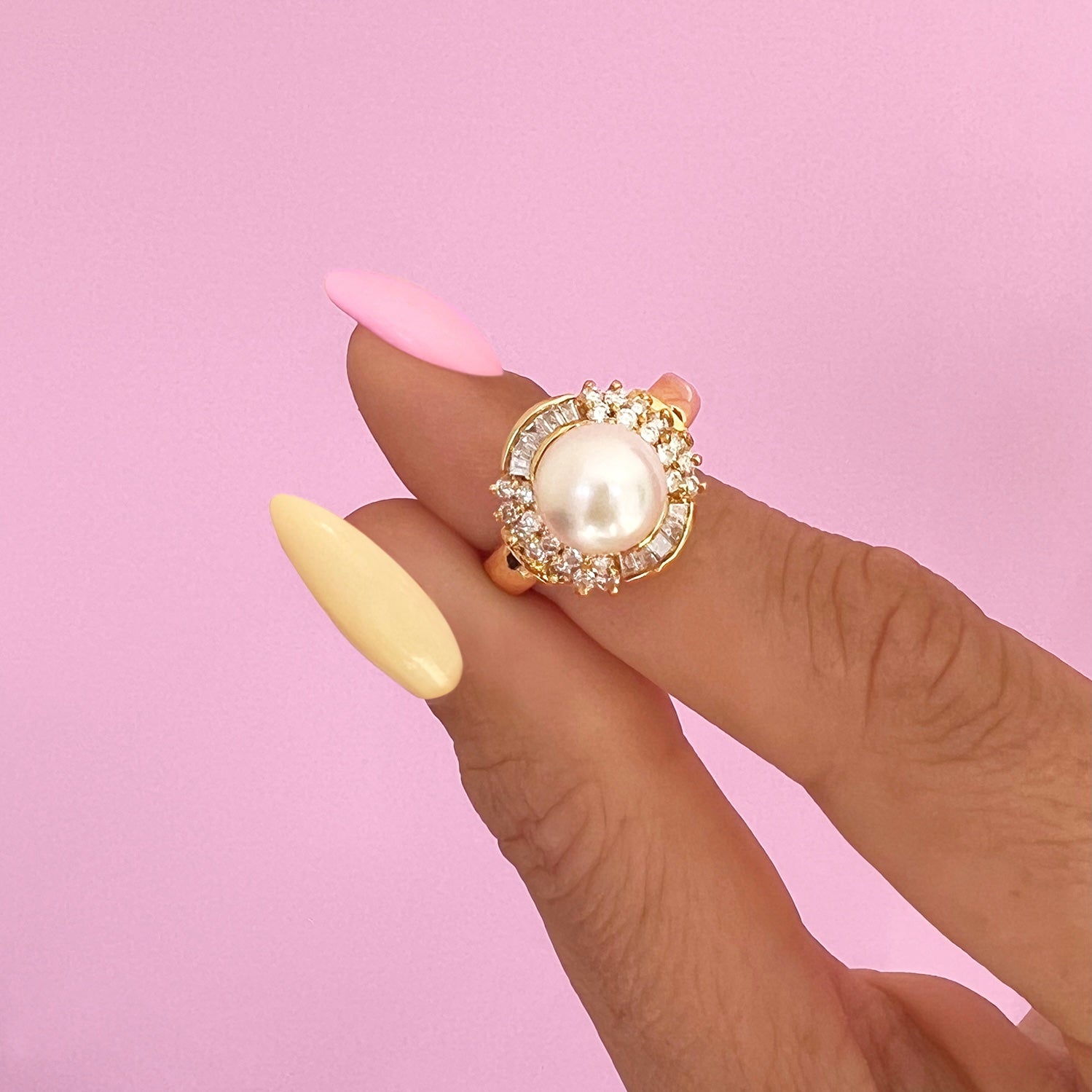 18ct gold pearl and diamond ring