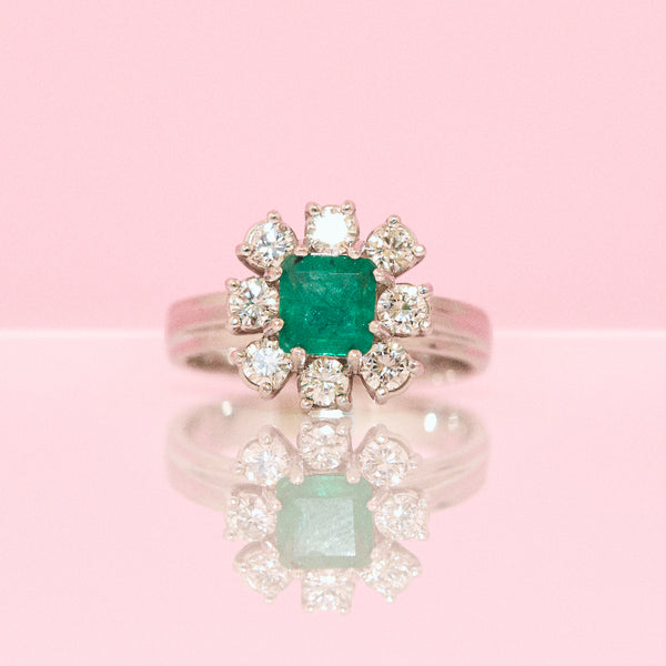 18ct white gold emerald and diamond cluster ring