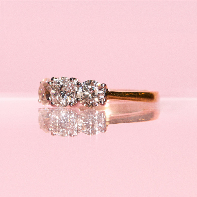 18ct gold ring set with a diamond trilogy