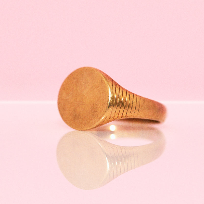 9ct gold circular signet ring