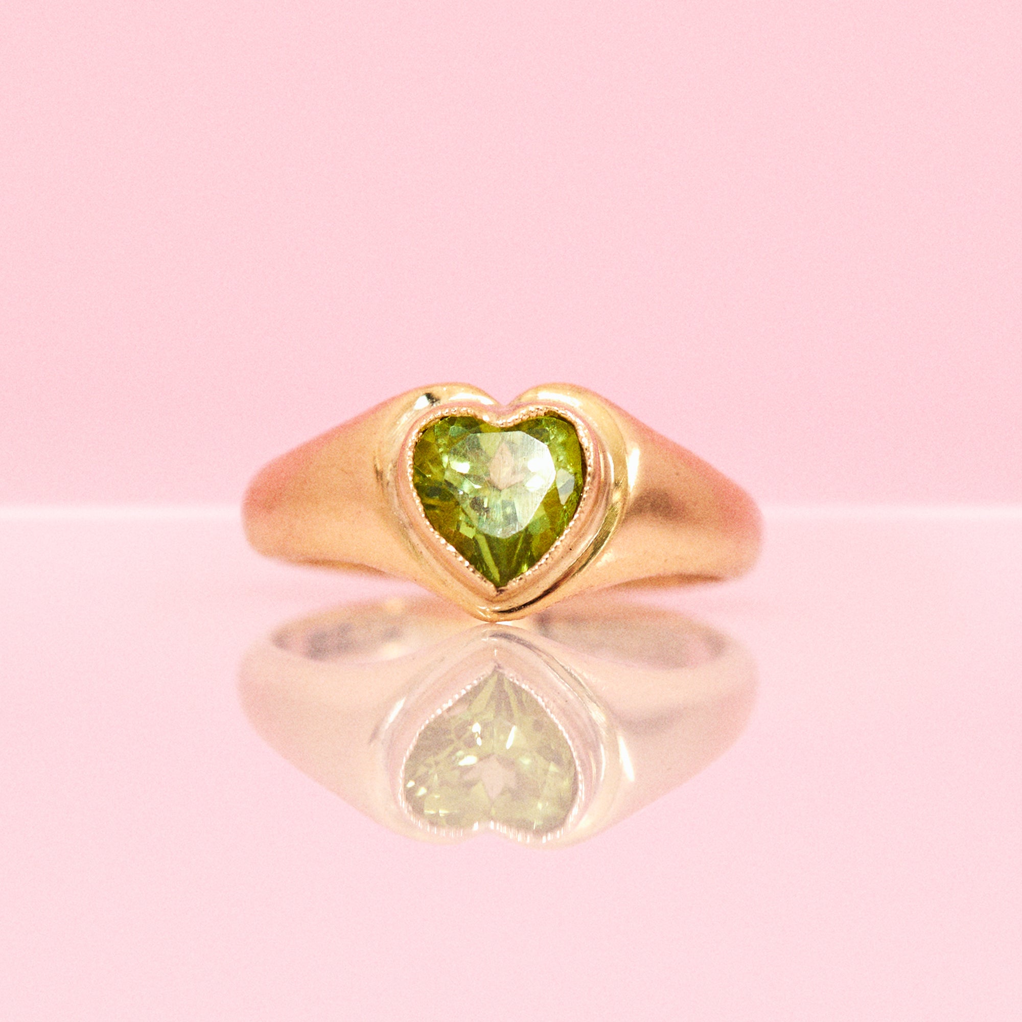 9ct gold heart-shaped peridot vintage signet ring (made to order)