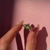 18ct white gold pear shaped peridot diamond ring