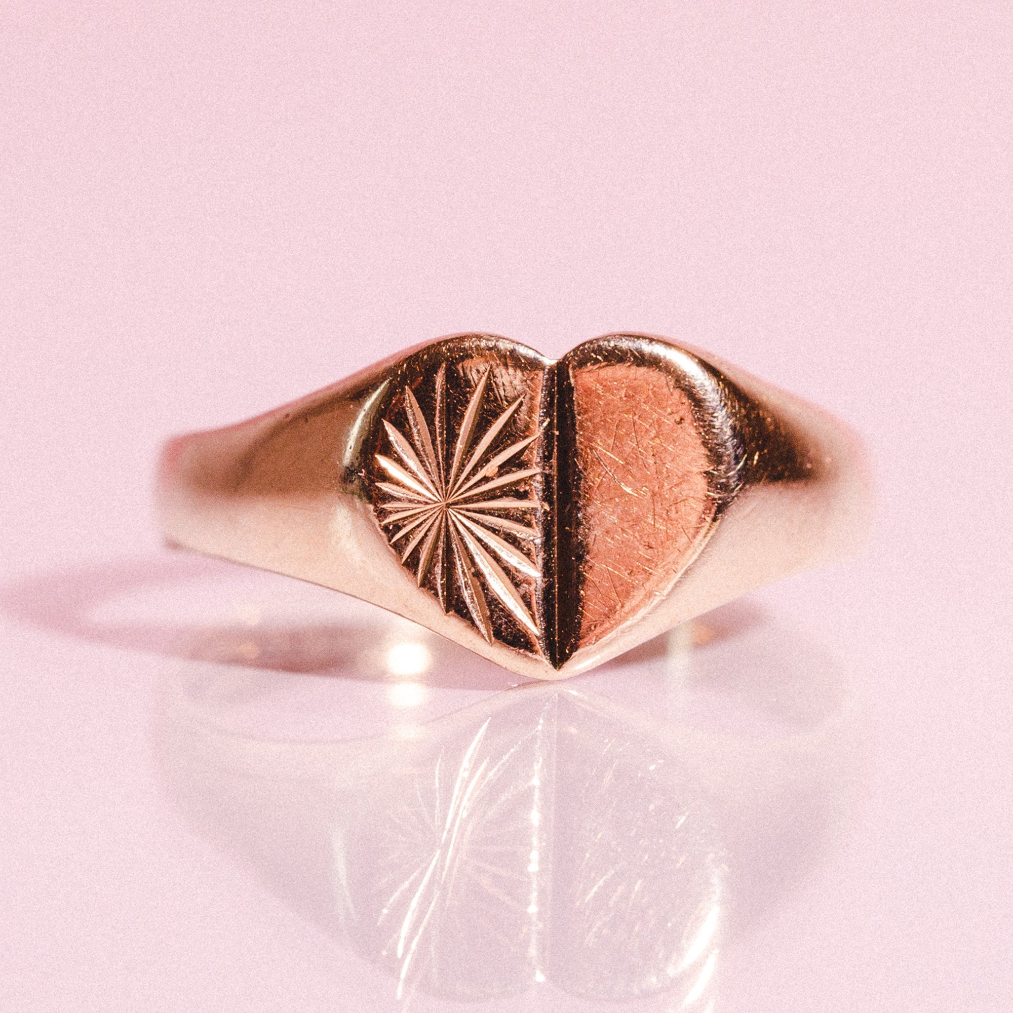 9ct gold heart signet ring