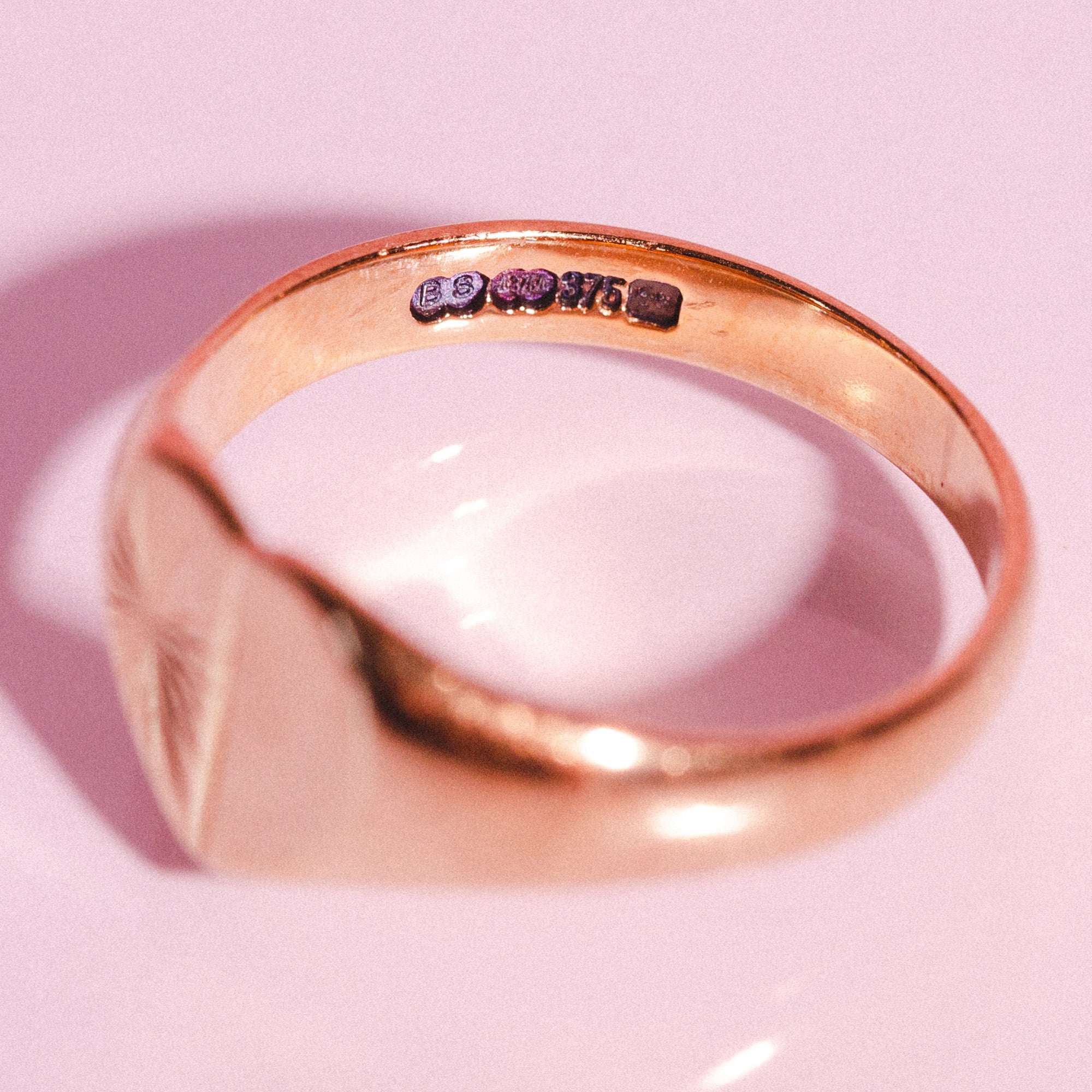 9ct gold heart signet ring
