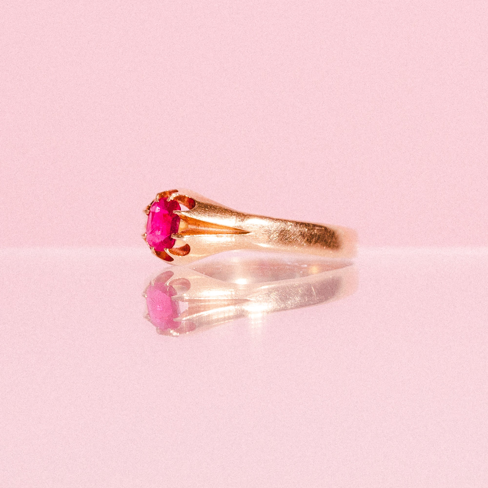 18ct gold ring set with one ruby
