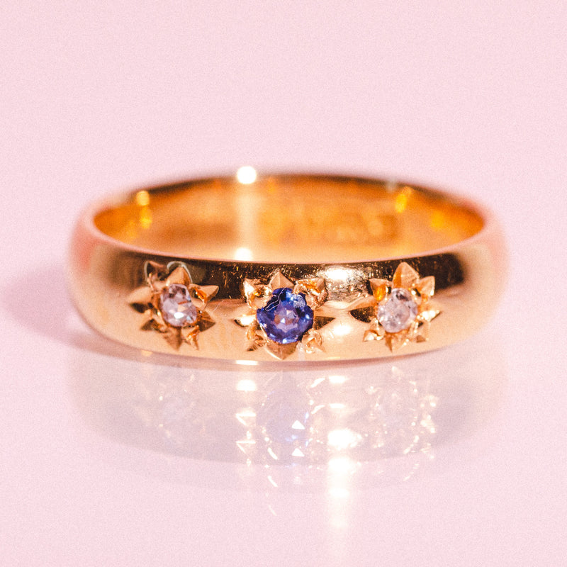 22ct gold antique ring set with a sapphire and diamonds