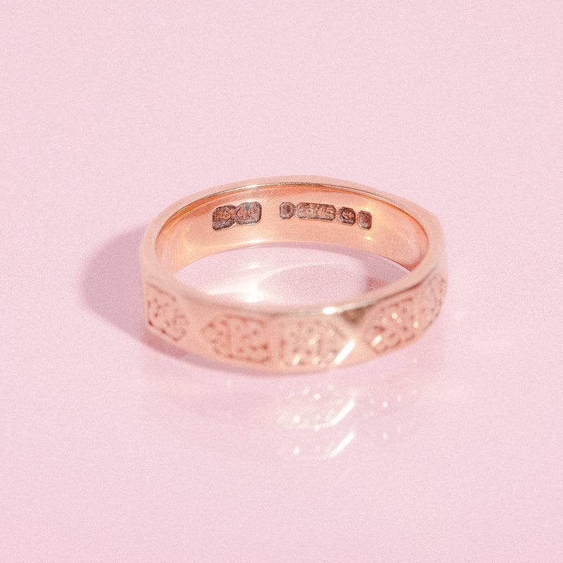 9ct gold patterned ring