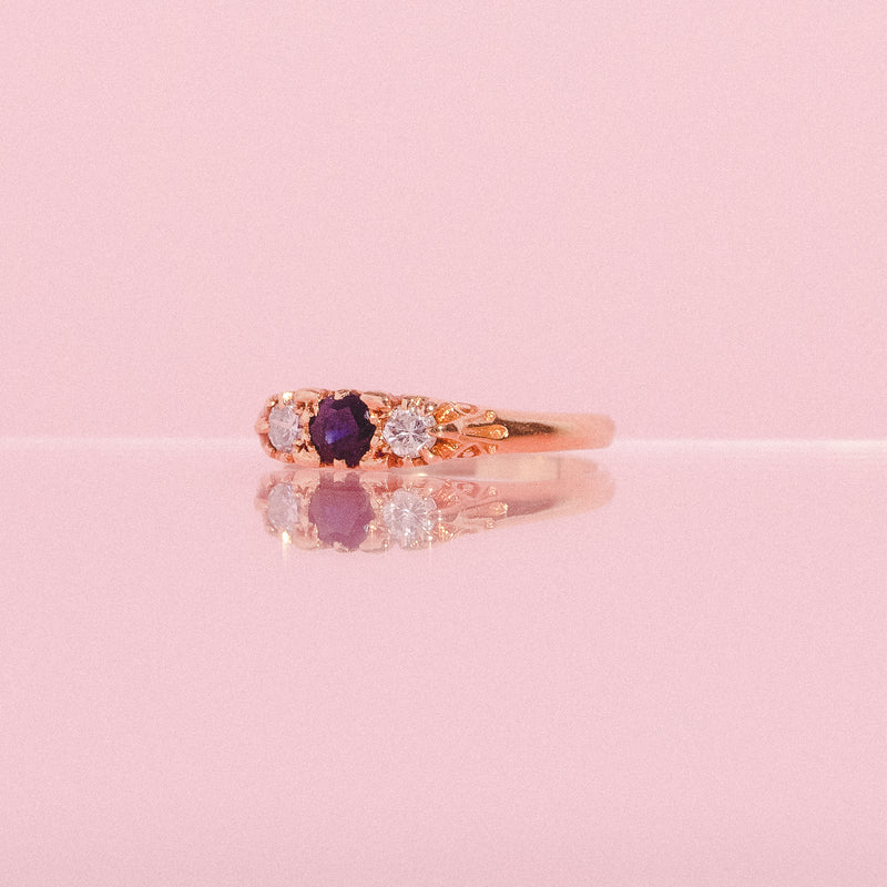 18ct gold ring set with sapphires and diamonds