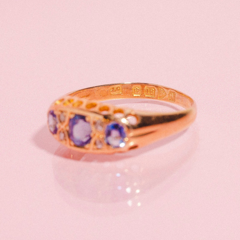 18ct gold antique ring set with sapphires and diamonds