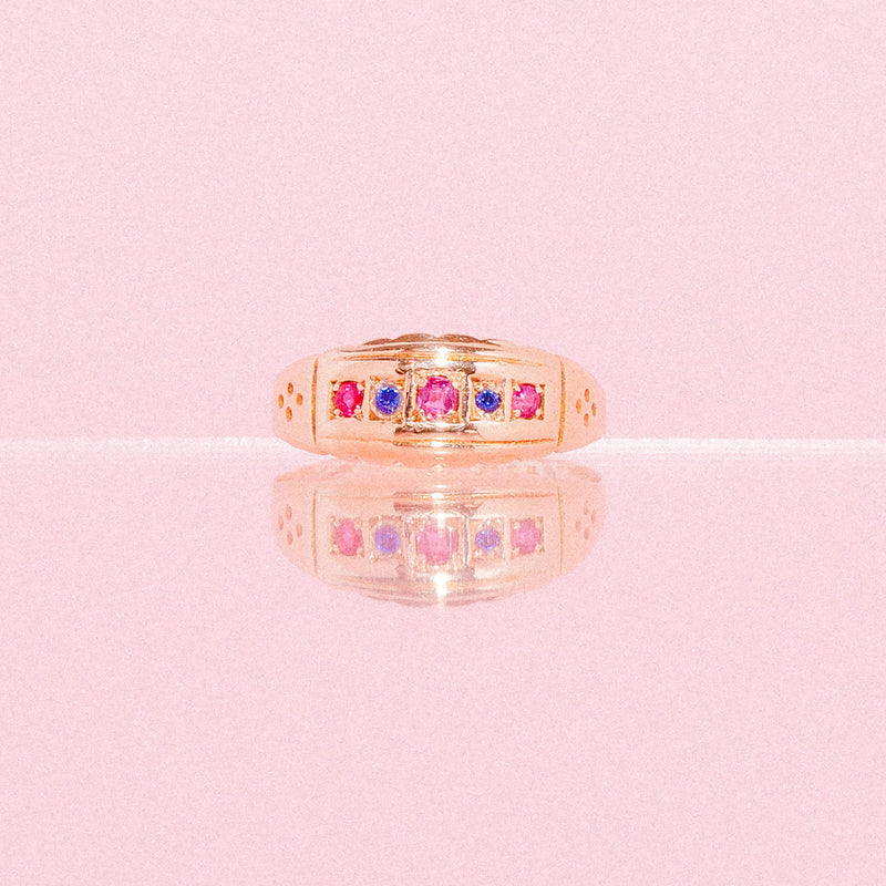 18ct gold ring set with sapphires and rubies