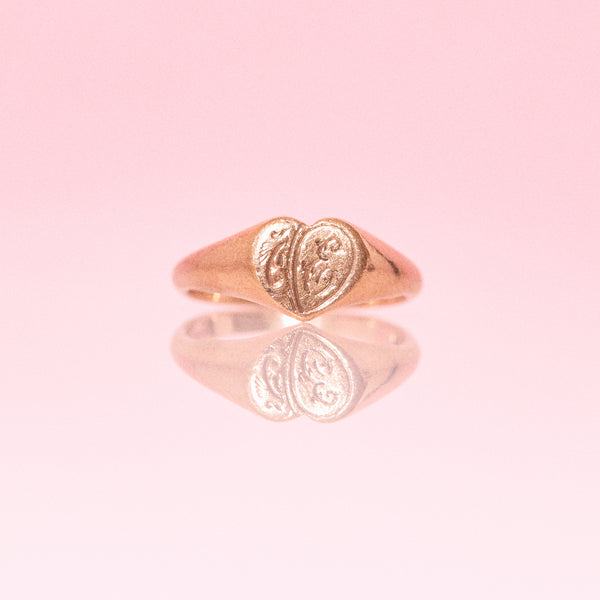 9ct gold heart signet ring