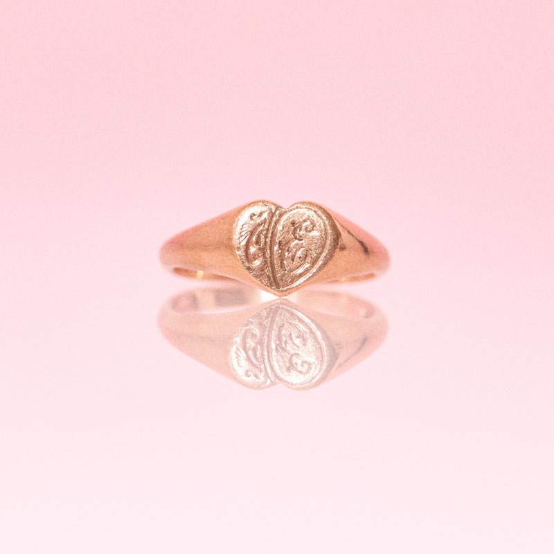 9ct gold heart signet ring