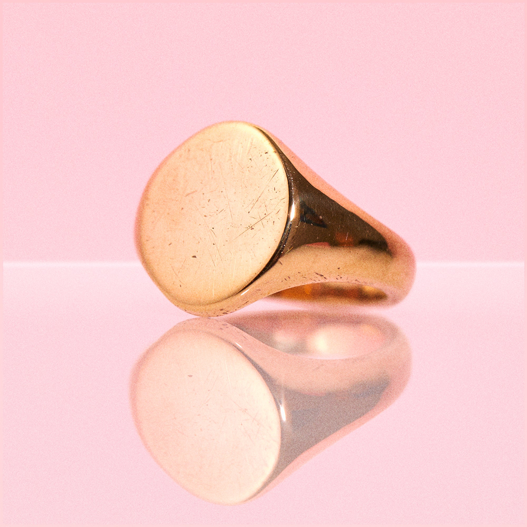 9ct gold circular signet ring